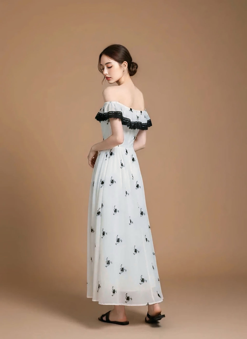 フリルネックチュール刺繍ワンピース［m178］