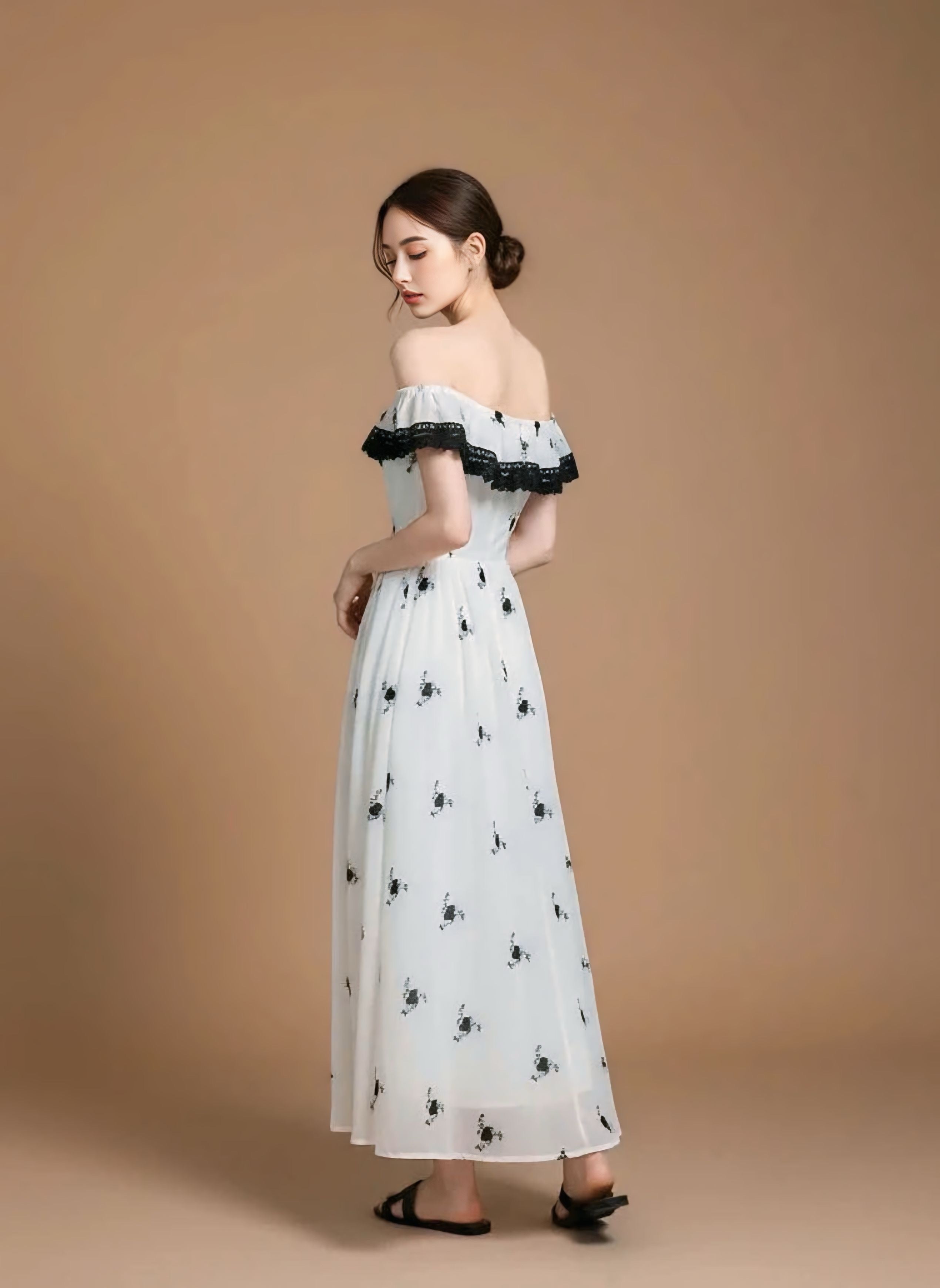 フリルネックチュール刺繍ワンピース［m178］