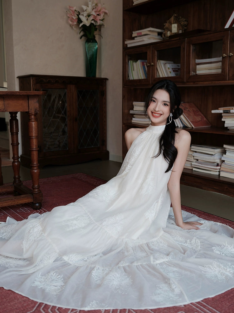 エンブロイダリーホルターロングドレス［m147］